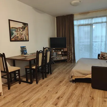 아파트 Aivasovski Park - Meters Away From 포마리